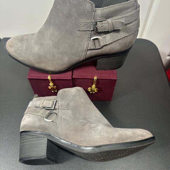 Sonoma Goods For Life Gray Suede Ankle Boots Buckle Zip Block Heel - Picture 3 of 6